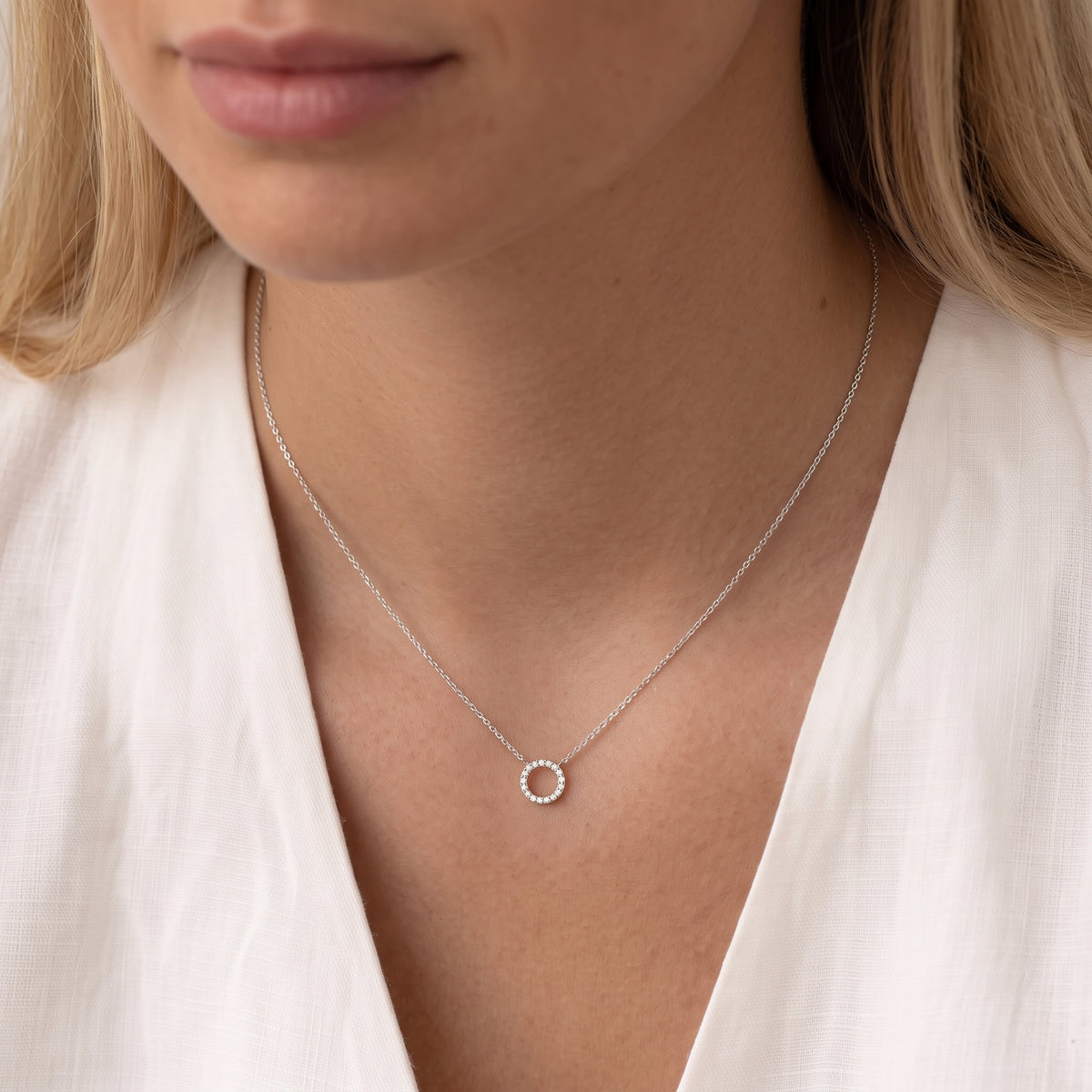 CIRCLE NECKLACE SILVER