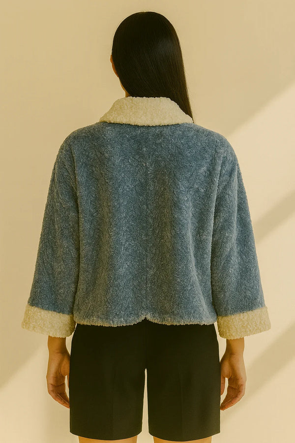 ESSENCE CLASSIC BLUE