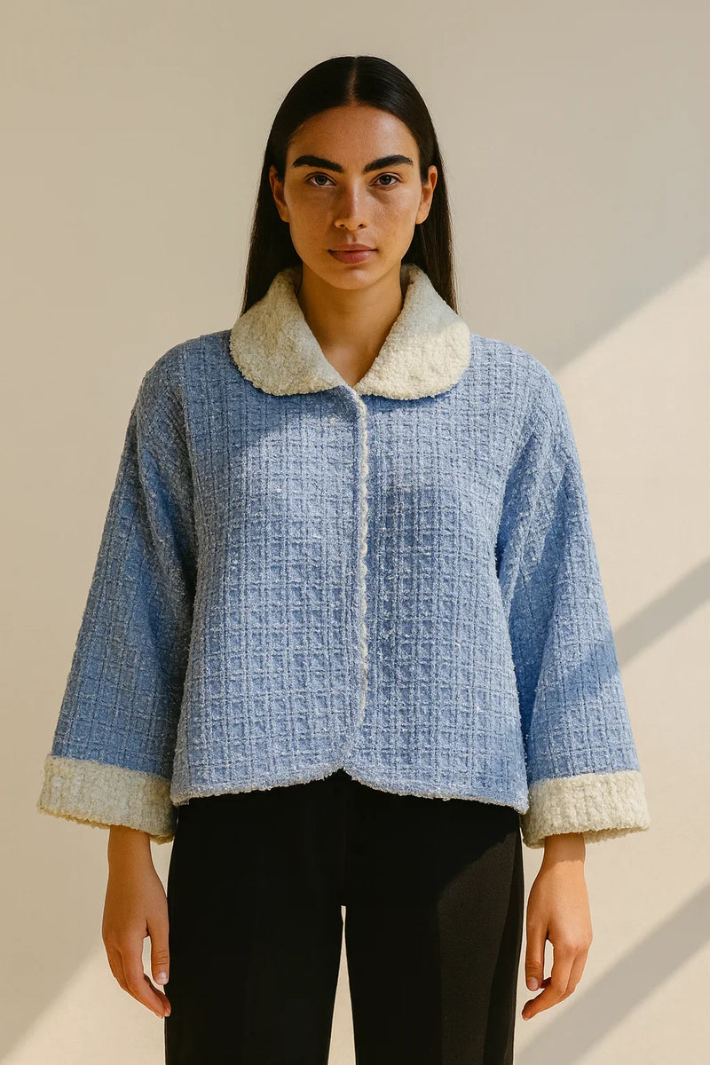 ESSENCE CLASSIC LIGHT BLUE