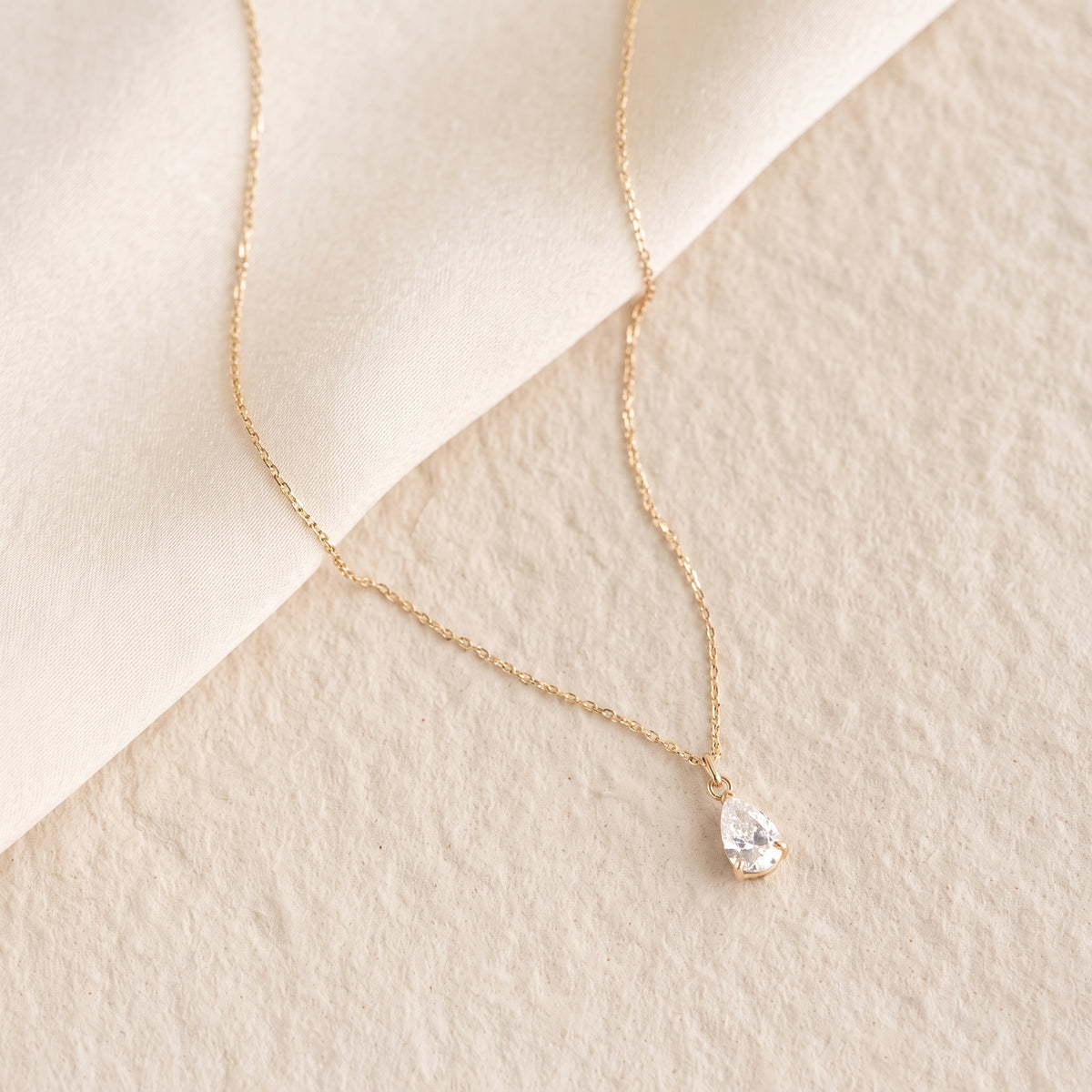DIAMOUND NECKLACE-GOLD